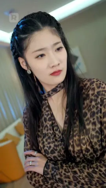 เธอดูถูกพ่อผัว แต่ไม่รู้ว่าฉันเป็นใคร