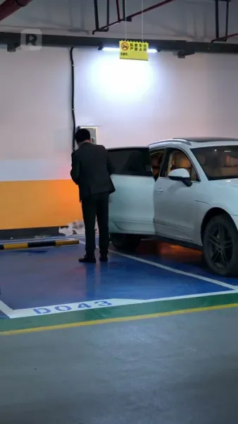 เธอดูถูกพ่อผัว แต่ไม่รู้ว่าฉันเป็นใคร