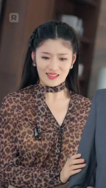 เธอดูถูกพ่อผัว แต่ไม่รู้ว่าฉันเป็นใคร