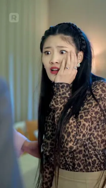 เธอดูถูกพ่อผัว แต่ไม่รู้ว่าฉันเป็นใคร