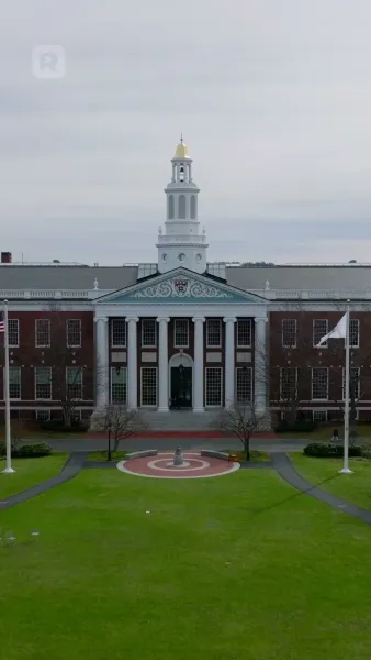 ฉีกดีลรักนักฮอกกี้แบดบอย