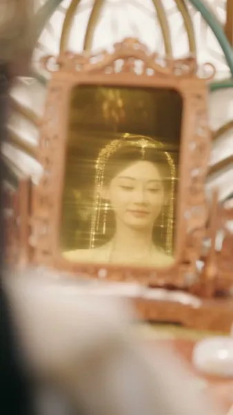 พันธนาการหัวใจใต้บัลลังก์ 