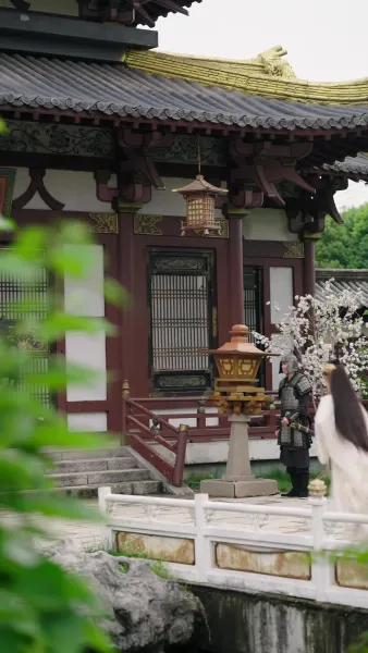 พันธนาการหัวใจใต้บัลลังก์ 