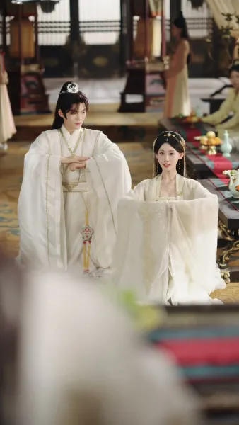 พันธนาการหัวใจใต้บัลลังก์ 