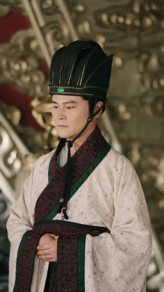 พันธนาการหัวใจใต้บัลลังก์ 