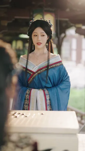 พันธนาการหัวใจใต้บัลลังก์ 