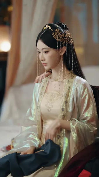 พันธนาการหัวใจใต้บัลลังก์ 