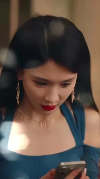 เจ้าของบ้านโชคดีกับผู้เช่าสาวสวยสี่คน