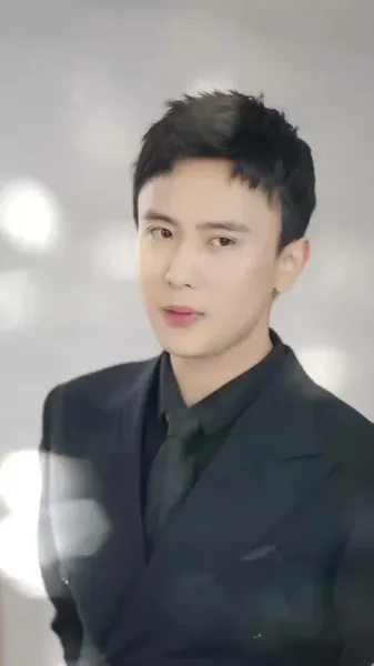 เจ้าของบ้านโชคดีกับผู้เช่าสาวสวยสี่คน