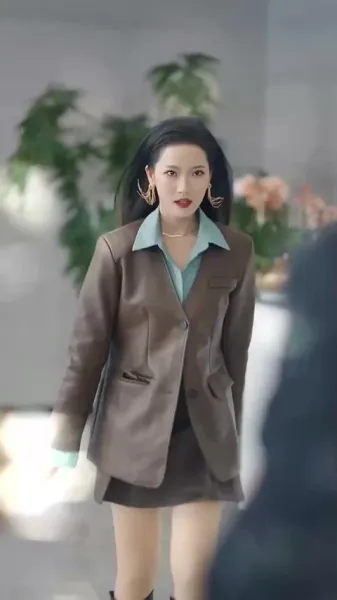 เจ้าของบ้านโชคดีกับผู้เช่าสาวสวยสี่คน