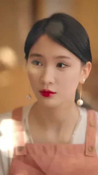 เจ้าของบ้านโชคดีกับผู้เช่าสาวสวยสี่คน