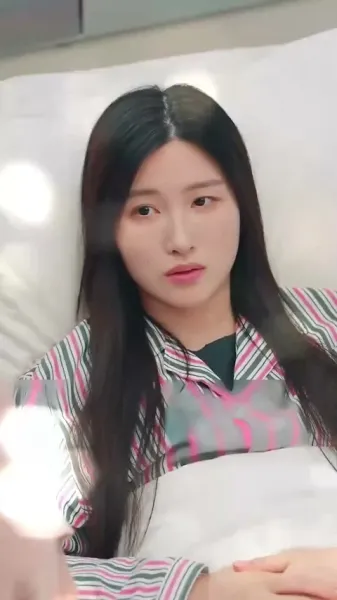 เจ้าของบ้านโชคดีกับผู้เช่าสาวสวยสี่คน