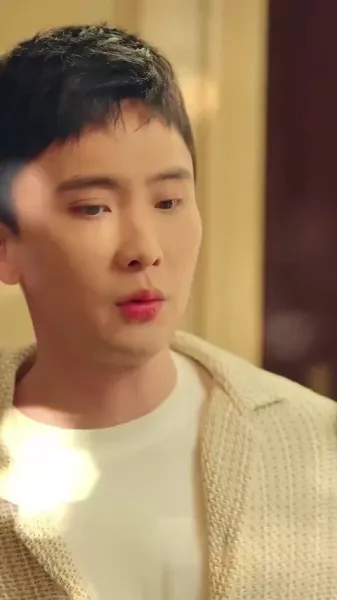 เจ้าของบ้านโชคดีกับผู้เช่าสาวสวยสี่คน