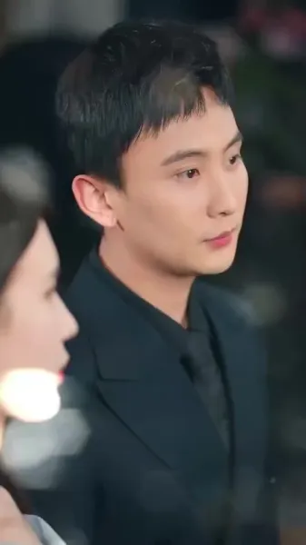 เจ้าของบ้านโชคดีกับผู้เช่าสาวสวยสี่คน