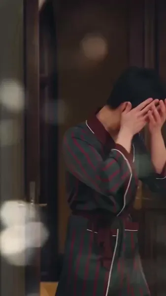 เจ้าของบ้านโชคดีกับผู้เช่าสาวสวยสี่คน