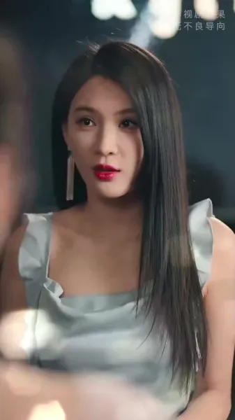 เจ้าของบ้านโชคดีกับผู้เช่าสาวสวยสี่คน