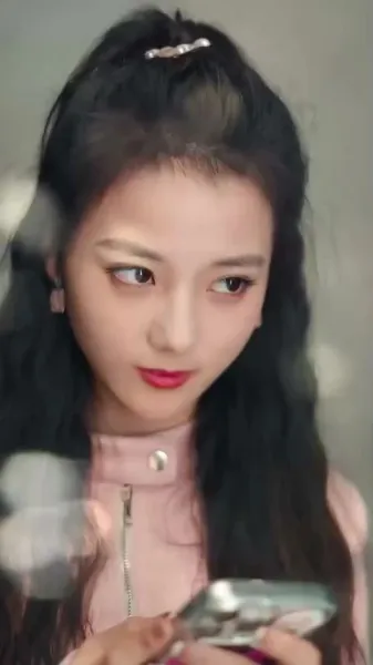 เจ้าของบ้านโชคดีกับผู้เช่าสาวสวยสี่คน