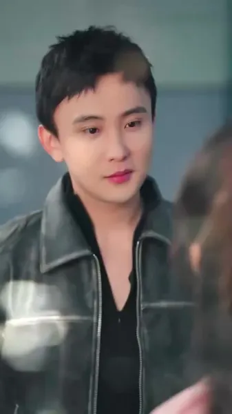 เจ้าของบ้านโชคดีกับผู้เช่าสาวสวยสี่คน