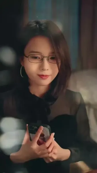 เจ้าของบ้านโชคดีกับผู้เช่าสาวสวยสี่คน