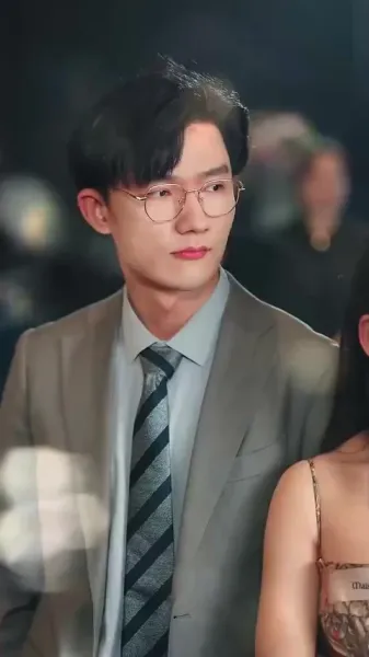 เจ้าของบ้านโชคดีกับผู้เช่าสาวสวยสี่คน