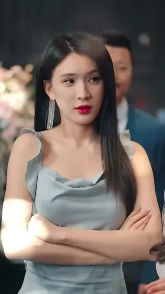 เจ้าของบ้านโชคดีกับผู้เช่าสาวสวยสี่คน