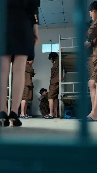 ฟื้นจากเถ้าถ่าน