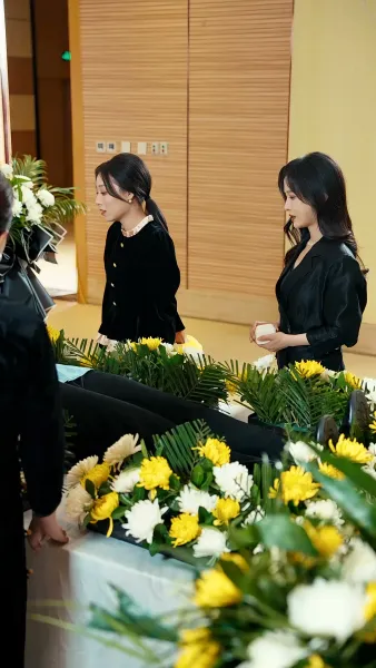 ฟื้นจากเถ้าถ่าน