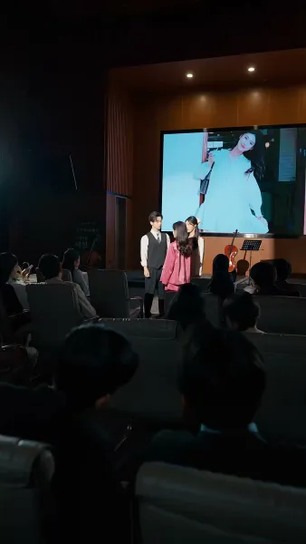 ฟื้นจากเถ้าถ่าน