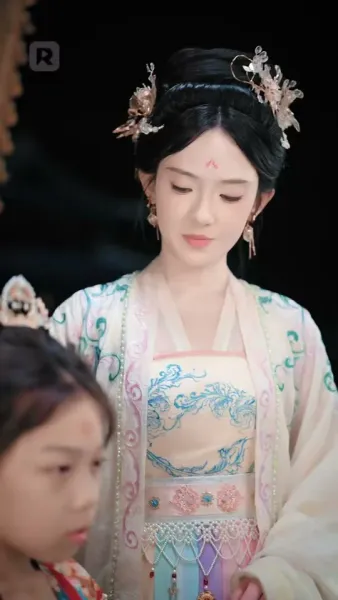 ผู้บงการหลังบัลลังก์