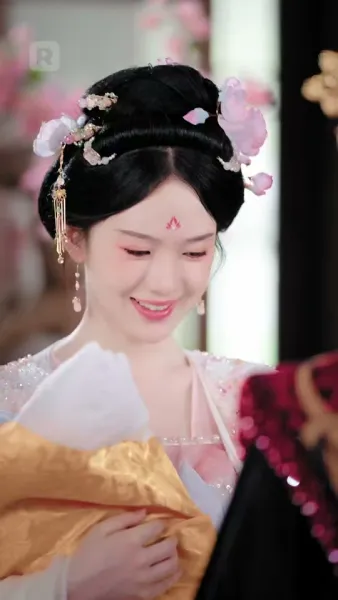 ผู้บงการหลังบัลลังก์