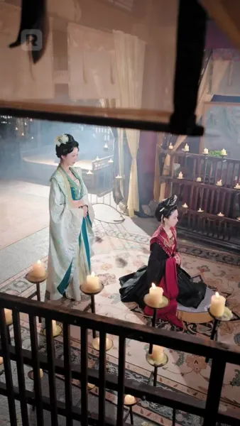 ผู้บงการหลังบัลลังก์