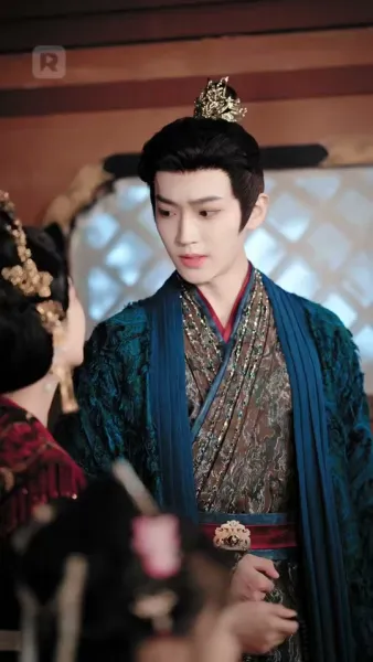 ผู้บงการหลังบัลลังก์