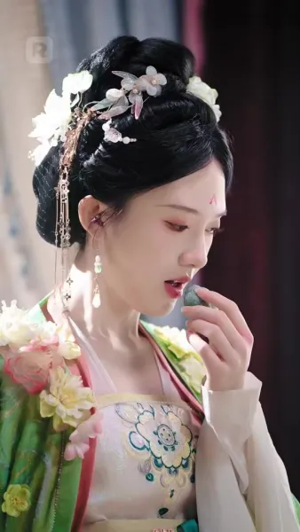 ผู้บงการหลังบัลลังก์