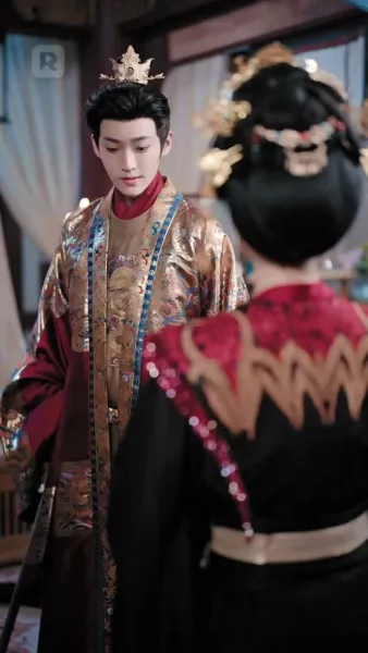 ผู้บงการหลังบัลลังก์