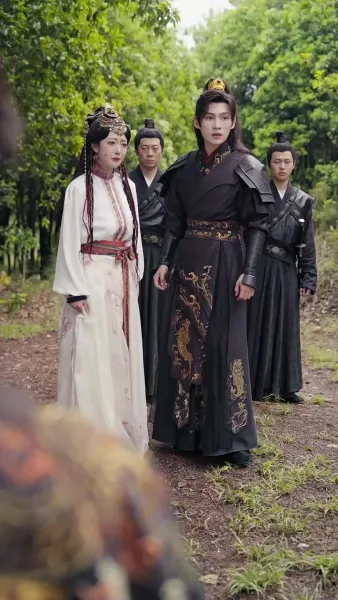 กุนซือหญิงพิชิตแผ่นดิน