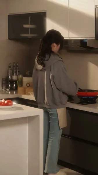 แม่บ้านสาวขโมยใจ