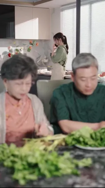 แม่บ้านสาวขโมยใจ