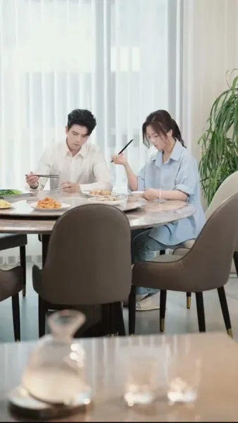 แม่บ้านสาวขโมยใจ