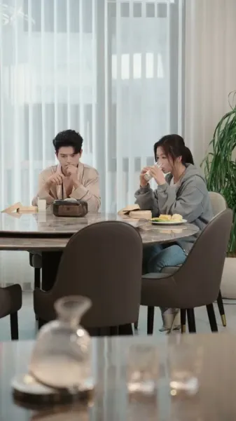 แม่บ้านสาวขโมยใจ