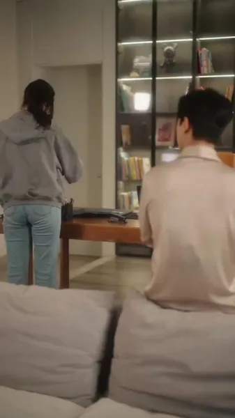 แม่บ้านสาวขโมยใจ