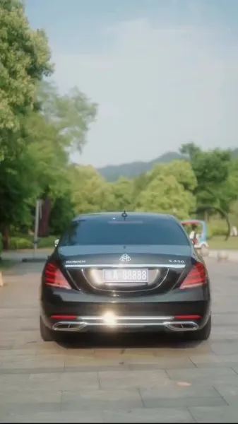 แม่บ้านสาวขโมยใจ