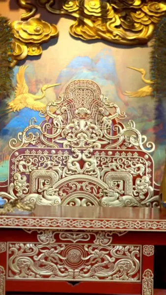 จักรพรรดิตัวปลอม