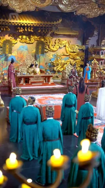 จักรพรรดิตัวปลอม