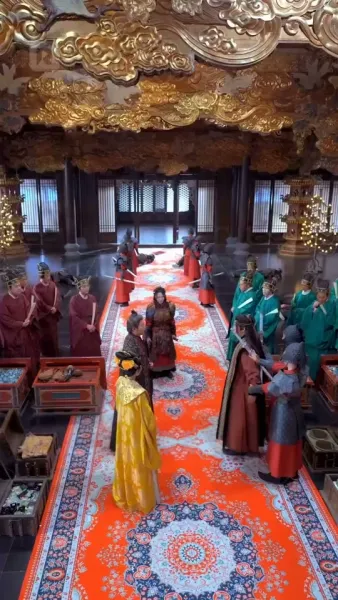 จักรพรรดิตัวปลอม