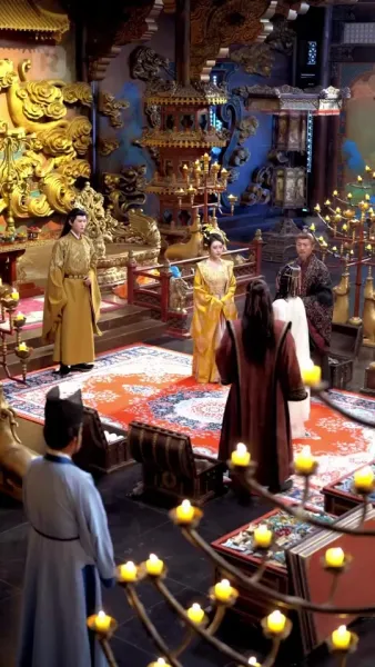 จักรพรรดิตัวปลอม