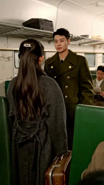 ผู้ถามที่เงียบงัน ลมใบไม้ผลิกับคำถามที่ไม่มีคำตอบ