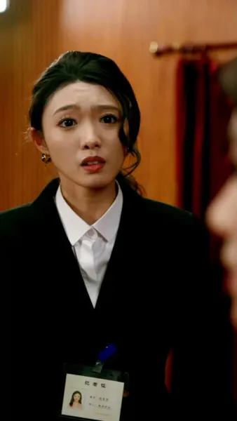 ผู้ถามที่เงียบงัน ลมใบไม้ผลิกับคำถามที่ไม่มีคำตอบ