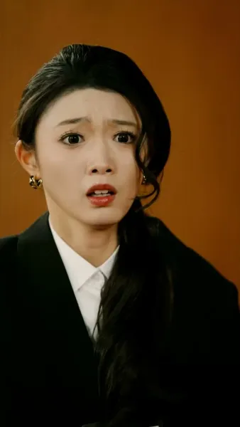 ผู้ถามที่เงียบงัน ลมใบไม้ผลิกับคำถามที่ไม่มีคำตอบ