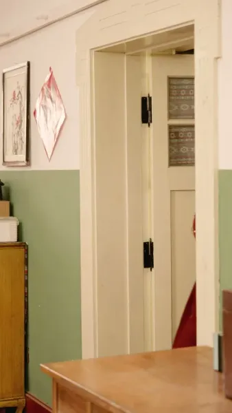 ผู้ถามที่เงียบงัน ลมใบไม้ผลิกับคำถามที่ไม่มีคำตอบ