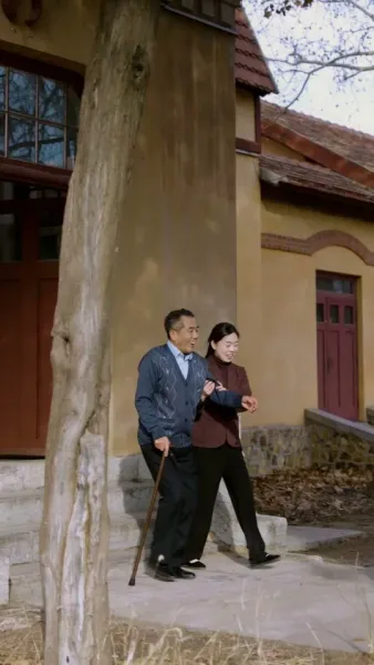 ผู้ถามที่เงียบงัน ลมใบไม้ผลิกับคำถามที่ไม่มีคำตอบ